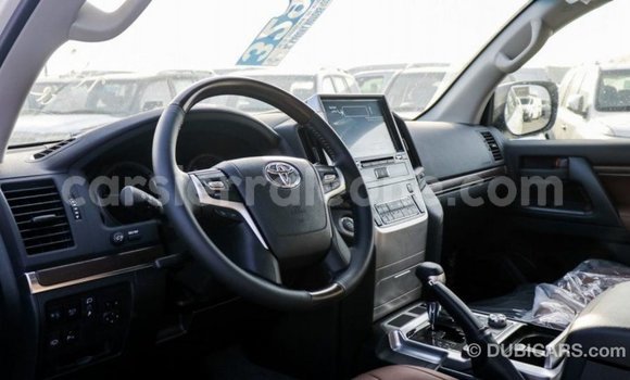 Buy Import Toyota Land Cruiser White Car in Import - Dubai in Kailahun Buy Import Toyota Land Cruiser White Car in Import - Dubai in Kailahun