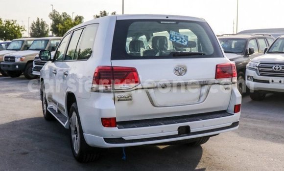 Buy Import Toyota Land Cruiser White Car in Import - Dubai in Kailahun Buy Import Toyota Land Cruiser White Car in Import - Dubai in Kailahun