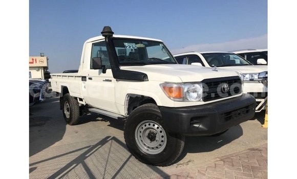 Buy Import Toyota Land Cruiser White Car in Import - Dubai in Kailahun Buy Import Toyota Land Cruiser White Car in Import - Dubai in Kailahun