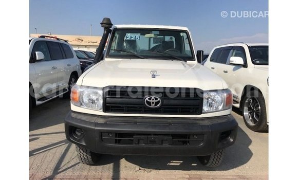 Buy Import Toyota Land Cruiser White Car in Import - Dubai in Kailahun Buy Import Toyota Land Cruiser White Car in Import - Dubai in Kailahun