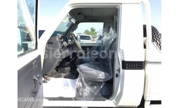 Buy Import Toyota Land Cruiser White Car in Import - Dubai in Kailahun Buy Import Toyota Land Cruiser White Car in Import - Dubai in Kailahun