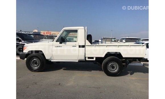 Buy Import Toyota Land Cruiser White Car in Import - Dubai in Kailahun Buy Import Toyota Land Cruiser White Car in Import - Dubai in Kailahun
