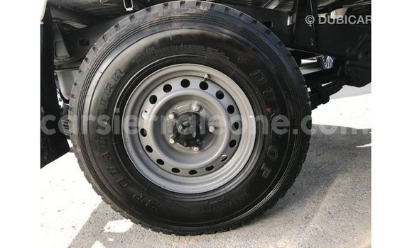 Buy Import Toyota Land Cruiser White Car in Import - Dubai in Kailahun Buy Import Toyota Land Cruiser White Car in Import - Dubai in Kailahun