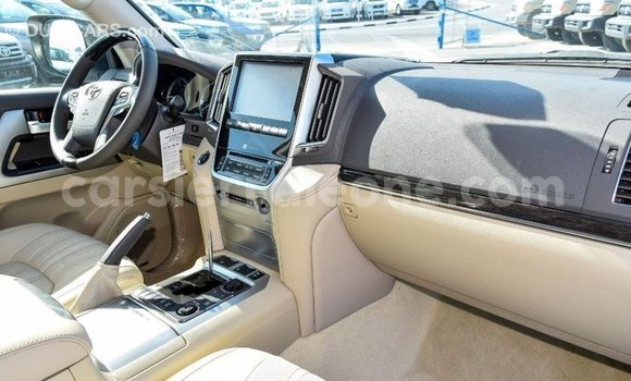 Buy Import Toyota Land Cruiser White Car in Import - Dubai in Kailahun Buy Import Toyota Land Cruiser White Car in Import - Dubai in Kailahun
