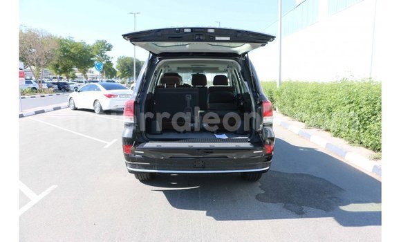 Acheter Import Voiture Toyota Land Cruiser Noir à Import - Dubai, Kailahun Acheter Import Voiture Toyota Land Cruiser Noir à Import - Dubai, Kailahun