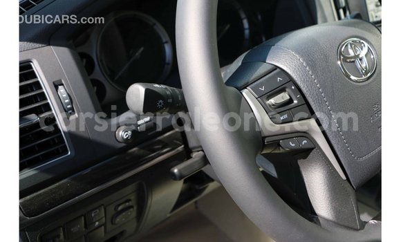 Acheter Import Voiture Toyota Land Cruiser Noir à Import - Dubai, Kailahun Acheter Import Voiture Toyota Land Cruiser Noir à Import - Dubai, Kailahun