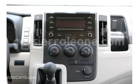 Acheter Import Voiture Toyota Hiace Blanc à Import - Dubai, Kailahun Acheter Import Voiture Toyota Hiace Blanc à Import - Dubai, Kailahun