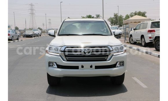 Buy Import Toyota Land Cruiser White Car in Import - Dubai in Kailahun Buy Import Toyota Land Cruiser White Car in Import - Dubai in Kailahun