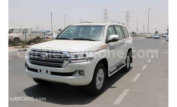Buy Import Toyota Land Cruiser White Car in Import - Dubai in Kailahun Buy Import Toyota Land Cruiser White Car in Import - Dubai in Kailahun