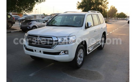 Buy Import Toyota Land Cruiser White Car in Import - Dubai in Kailahun Buy Import Toyota Land Cruiser White Car in Import - Dubai in Kailahun