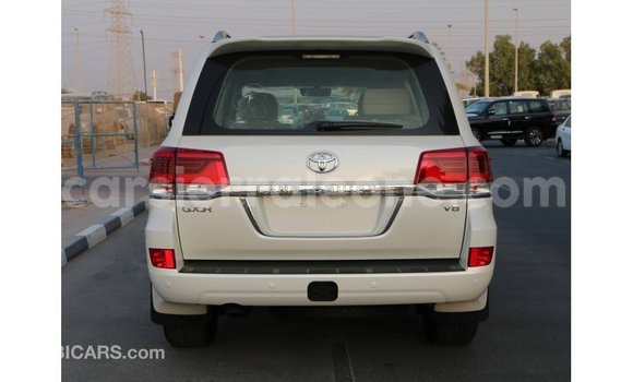 Buy Import Toyota Land Cruiser White Car in Import - Dubai in Kailahun Buy Import Toyota Land Cruiser White Car in Import - Dubai in Kailahun