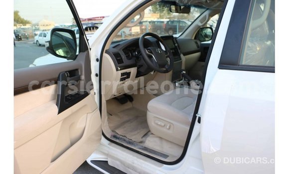 Buy Import Toyota Land Cruiser White Car in Import - Dubai in Kailahun Buy Import Toyota Land Cruiser White Car in Import - Dubai in Kailahun