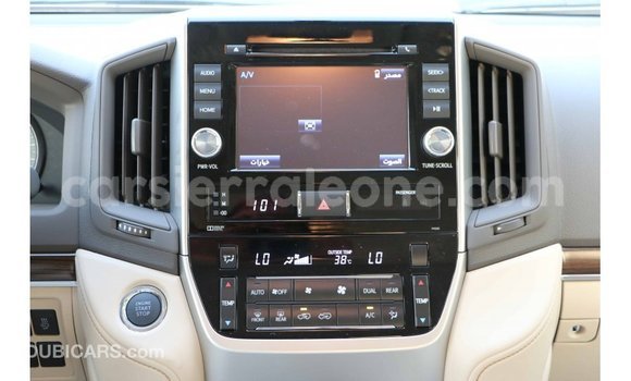 Buy Import Toyota Land Cruiser White Car in Import - Dubai in Kailahun Buy Import Toyota Land Cruiser White Car in Import - Dubai in Kailahun