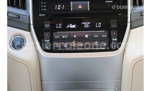 Buy Import Toyota Land Cruiser White Car in Import - Dubai in Kailahun Buy Import Toyota Land Cruiser White Car in Import - Dubai in Kailahun