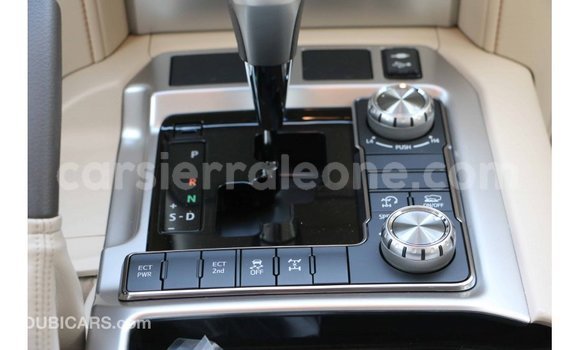 Buy Import Toyota Land Cruiser White Car in Import - Dubai in Kailahun Buy Import Toyota Land Cruiser White Car in Import - Dubai in Kailahun