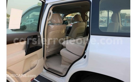 Buy Import Toyota Land Cruiser White Car in Import - Dubai in Kailahun Buy Import Toyota Land Cruiser White Car in Import - Dubai in Kailahun
