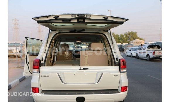 Buy Import Toyota Land Cruiser White Car in Import - Dubai in Kailahun Buy Import Toyota Land Cruiser White Car in Import - Dubai in Kailahun