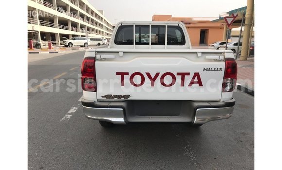 Acheter Import Voiture Toyota Hilux Blanc à Import - Dubai, Kailahun Acheter Import Voiture Toyota Hilux Blanc à Import - Dubai, Kailahun