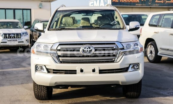 Buy Import Toyota Land Cruiser White Car in Import - Dubai in Kailahun Buy Import Toyota Land Cruiser White Car in Import - Dubai in Kailahun