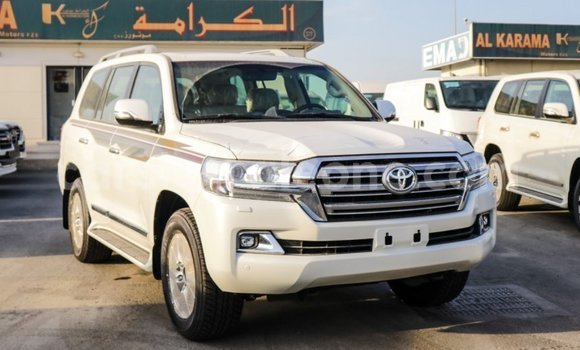 Buy Import Toyota Land Cruiser White Car in Import - Dubai in Kailahun Buy Import Toyota Land Cruiser White Car in Import - Dubai in Kailahun