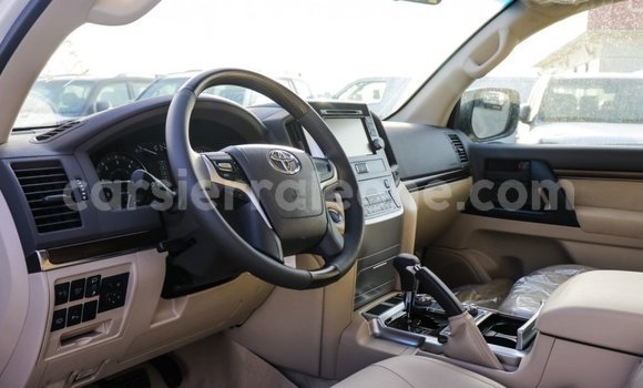 Buy Import Toyota Land Cruiser White Car in Import - Dubai in Kailahun Buy Import Toyota Land Cruiser White Car in Import - Dubai in Kailahun