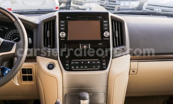 Buy Import Toyota Land Cruiser White Car in Import - Dubai in Kailahun Buy Import Toyota Land Cruiser White Car in Import - Dubai in Kailahun