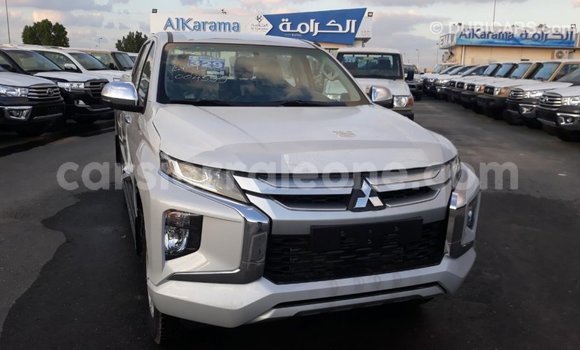 Buy Import Mitsubishi L200 White Car in Import - Dubai in Kailahun Buy Import Mitsubishi L200 White Car in Import - Dubai in Kailahun