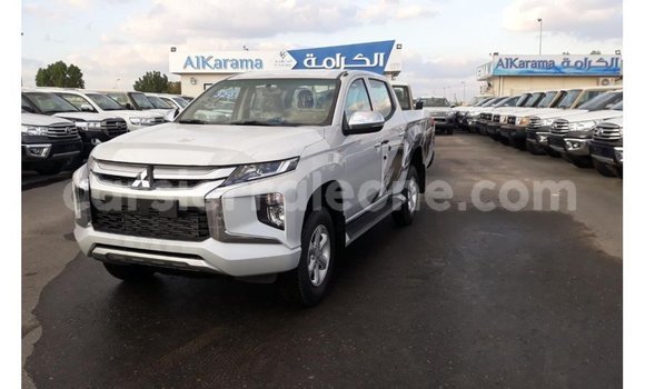 Buy Import Mitsubishi L200 White Car in Import - Dubai in Kailahun Buy Import Mitsubishi L200 White Car in Import - Dubai in Kailahun
