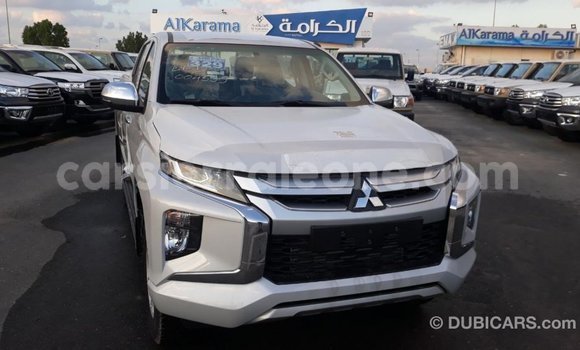 Buy Import Mitsubishi L200 White Car in Import - Dubai in Kailahun Buy Import Mitsubishi L200 White Car in Import - Dubai in Kailahun