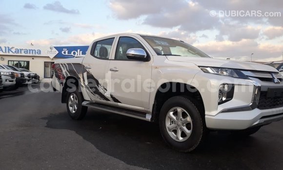 Buy Import Mitsubishi L200 White Car in Import - Dubai in Kailahun Buy Import Mitsubishi L200 White Car in Import - Dubai in Kailahun
