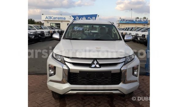 Buy Import Mitsubishi L200 White Car in Import - Dubai in Kailahun Buy Import Mitsubishi L200 White Car in Import - Dubai in Kailahun