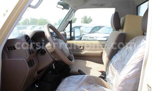 Buy Import Toyota Land Cruiser Beige Car in Import - Dubai in Kailahun Buy Import Toyota Land Cruiser Beige Car in Import - Dubai in Kailahun