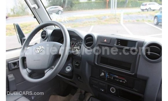 Buy Import Toyota Land Cruiser White Car in Import - Dubai in Kailahun Buy Import Toyota Land Cruiser White Car in Import - Dubai in Kailahun