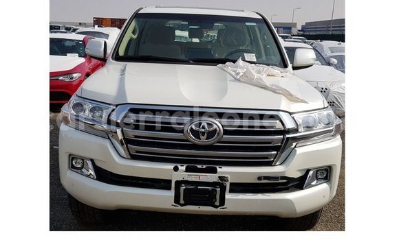 Buy Import Toyota Land Cruiser White Car in Import - Dubai in Kailahun Buy Import Toyota Land Cruiser White Car in Import - Dubai in Kailahun