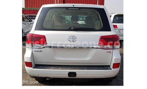 Buy Import Toyota Land Cruiser White Car in Import - Dubai in Kailahun Buy Import Toyota Land Cruiser White Car in Import - Dubai in Kailahun