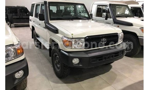 Buy Import Toyota Land Cruiser White Car in Import - Dubai in Kailahun Buy Import Toyota Land Cruiser White Car in Import - Dubai in Kailahun