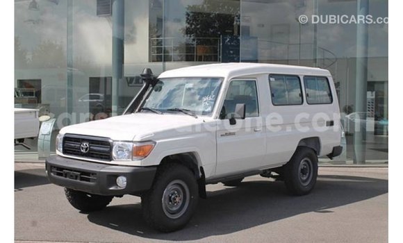 Buy Import Toyota Land Cruiser White Car in Import - Dubai in Kailahun Buy Import Toyota Land Cruiser White Car in Import - Dubai in Kailahun