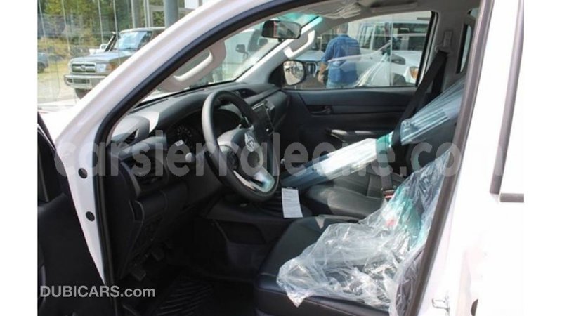 Big with watermark toyota hilux kailahun import dubai 5540