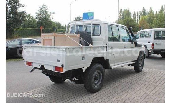 Buy Import Toyota Land Cruiser White Car in Import - Dubai in Kailahun Buy Import Toyota Land Cruiser White Car in Import - Dubai in Kailahun