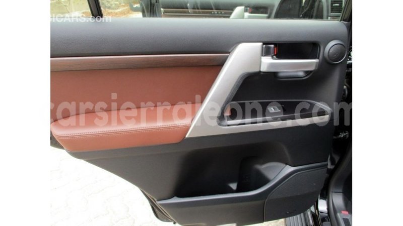 Big with watermark toyota land cruiser kailahun import dubai 5553