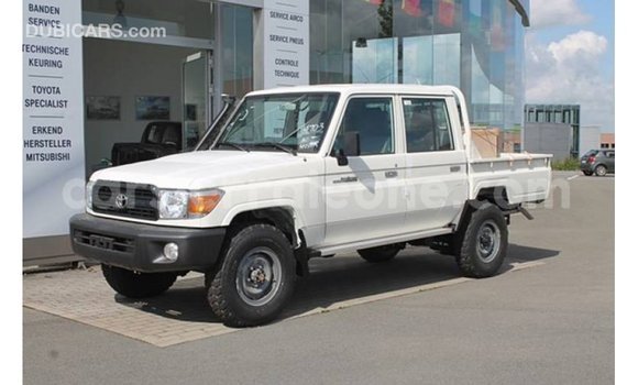 Buy Import Toyota Land Cruiser White Car in Import - Dubai in Kailahun Buy Import Toyota Land Cruiser White Car in Import - Dubai in Kailahun