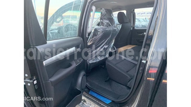 Big with watermark toyota hilux kailahun import dubai 5564