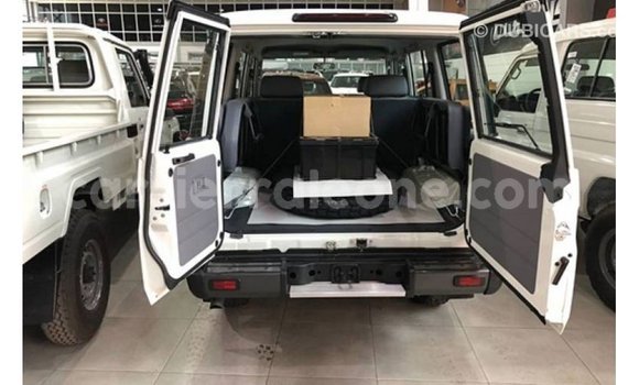 Buy Import Toyota Land Cruiser White Car in Import - Dubai in Kailahun Buy Import Toyota Land Cruiser White Car in Import - Dubai in Kailahun