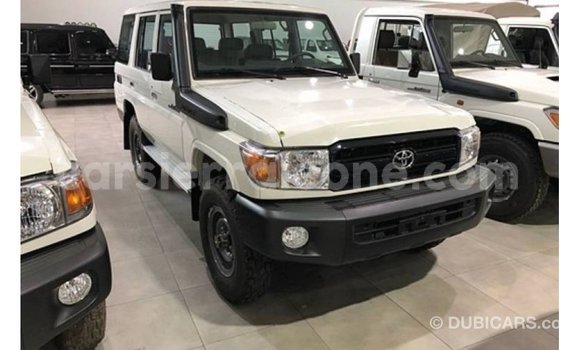 Buy Import Toyota Land Cruiser White Car in Import - Dubai in Kailahun Buy Import Toyota Land Cruiser White Car in Import - Dubai in Kailahun