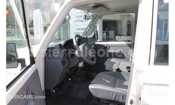 Buy Import Toyota Land Cruiser White Car in Import - Dubai in Kailahun Buy Import Toyota Land Cruiser White Car in Import - Dubai in Kailahun