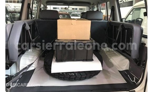 Buy Import Toyota Land Cruiser White Car in Import - Dubai in Kailahun Buy Import Toyota Land Cruiser White Car in Import - Dubai in Kailahun
