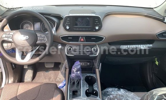 Buy Import Hyundai Santa Fe White Car in Import - Dubai in Kailahun Buy Import Hyundai Santa Fe White Car in Import - Dubai in Kailahun
