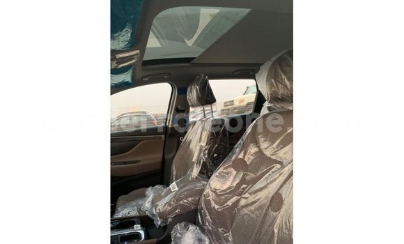 Buy Import Hyundai Santa Fe White Car in Import - Dubai in Kailahun Buy Import Hyundai Santa Fe White Car in Import - Dubai in Kailahun