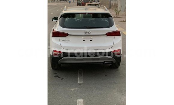 Buy Import Hyundai Santa Fe White Car in Import - Dubai in Kailahun Buy Import Hyundai Santa Fe White Car in Import - Dubai in Kailahun
