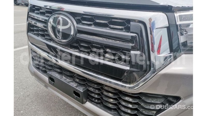 Big with watermark toyota hilux kailahun import dubai 5584